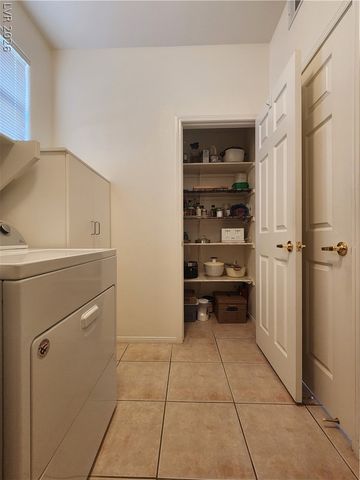 10190 Deerfield Beach Avenue 102, Las Vegas, NV 89129