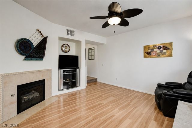 10190 Deerfield Beach Avenue 102, Las Vegas, NV 89129