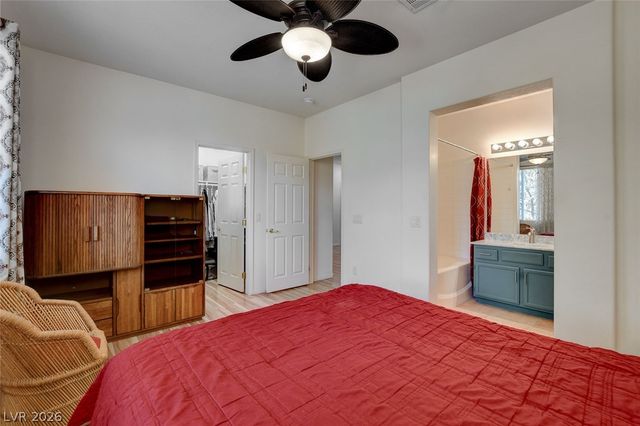 10190 Deerfield Beach Avenue 102, Las Vegas, NV 89129