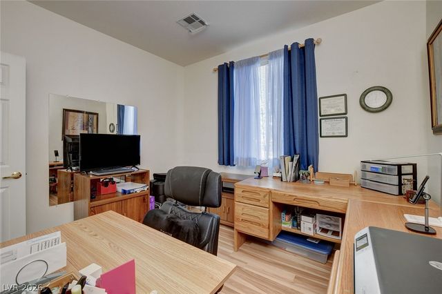 10190 Deerfield Beach Avenue 102, Las Vegas, NV 89129