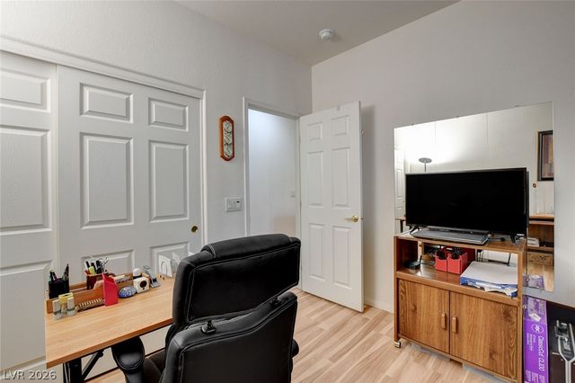 10190 Deerfield Beach Avenue 102, Las Vegas, NV 89129