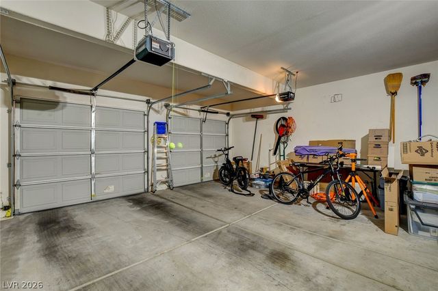 10190 Deerfield Beach Avenue 102, Las Vegas, NV 89129