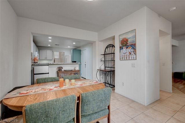 10190 Deerfield Beach Avenue 102, Las Vegas, NV 89129