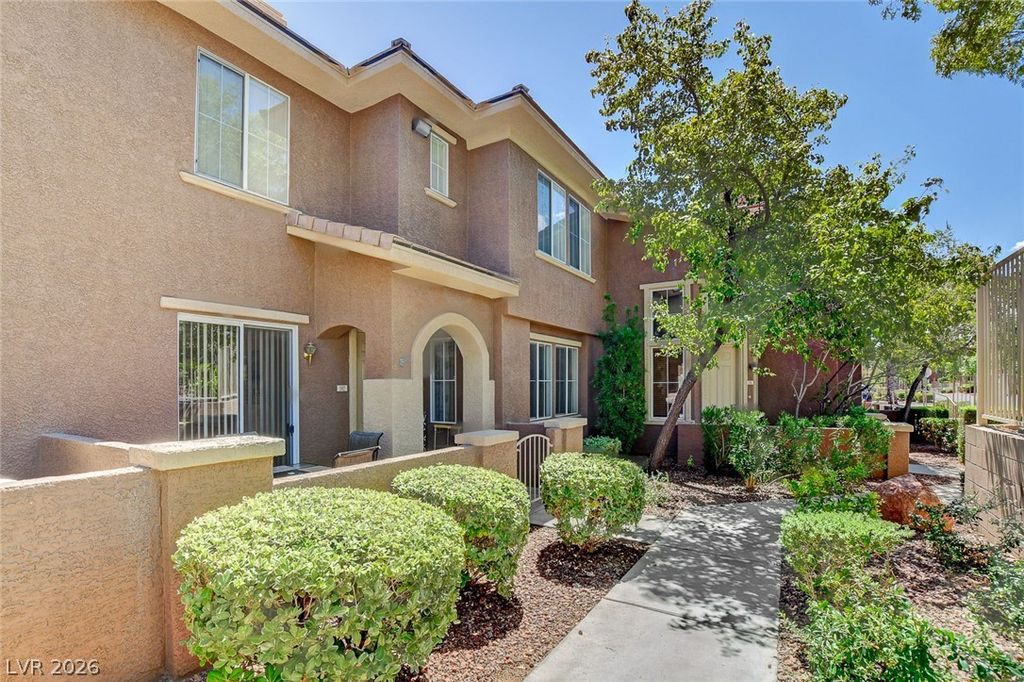 10190 Deerfield Beach Avenue 102, Las Vegas, NV 89129