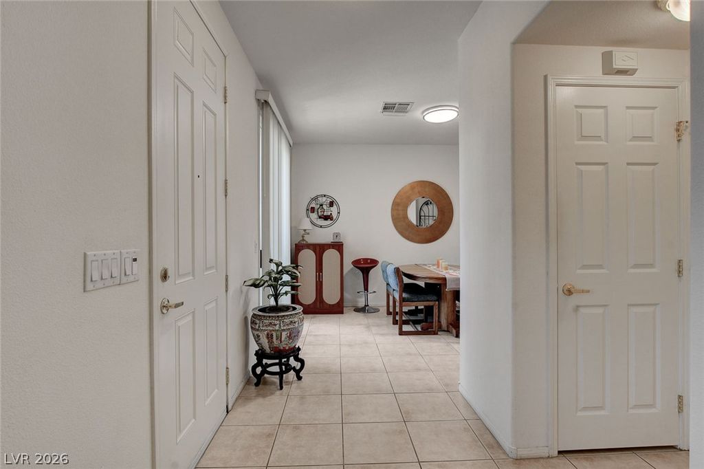 10190 Deerfield Beach Avenue 102, Las Vegas, NV 89129 — photo 4