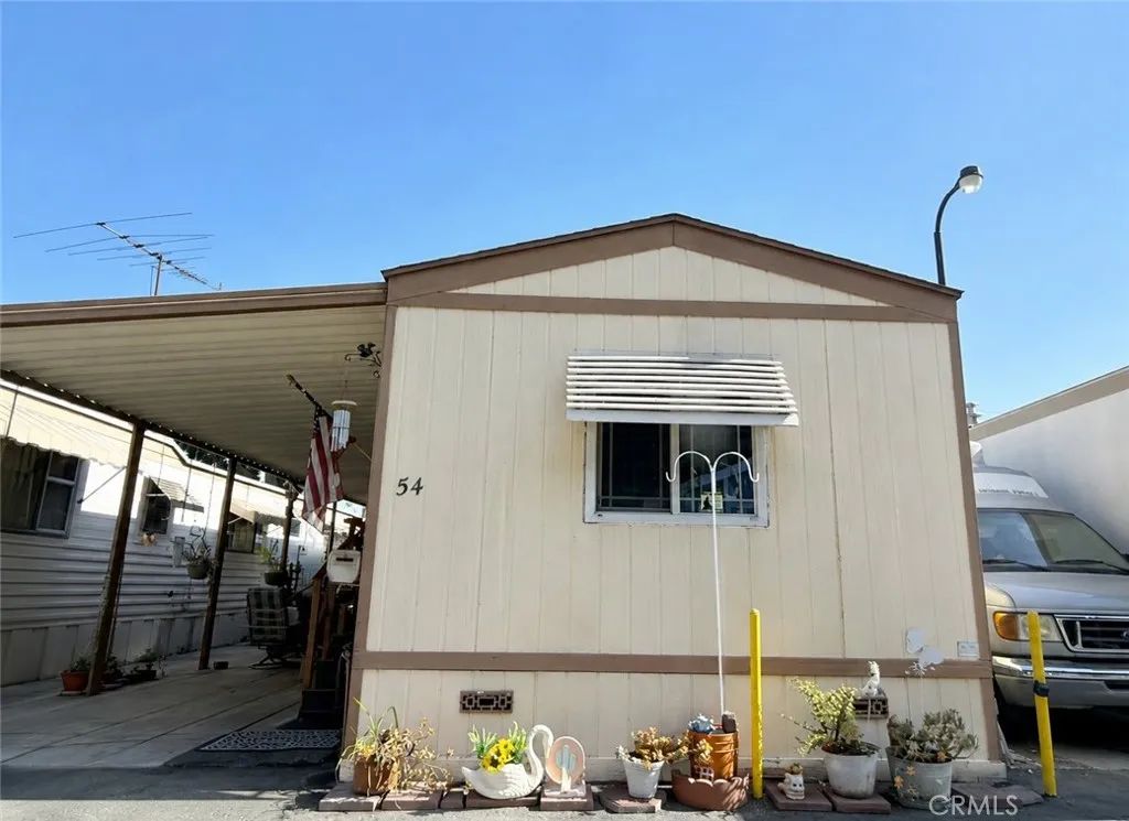 8600 Contreras 54, Paramount, CA 90723
