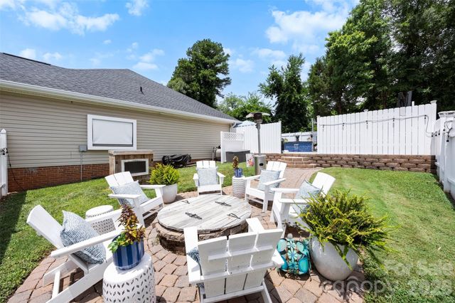 200 Brooks Drive, Stanley, NC 28164