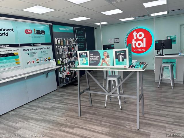 10218 W Warren Avenue, Dearborn, MI 48126