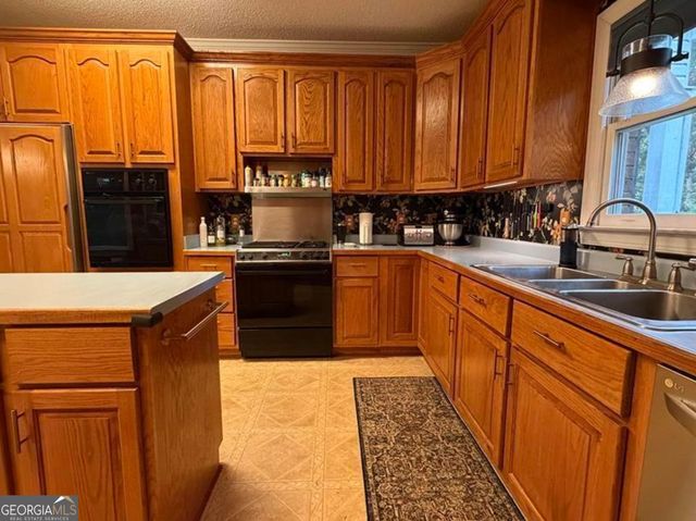 110 Holly Drive, Warner Robins, GA 31088