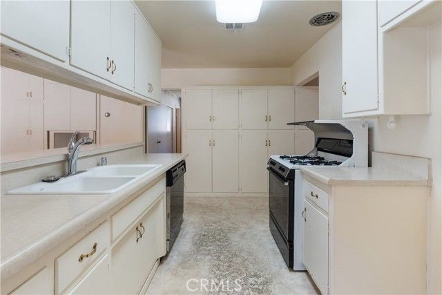 658 Glenhill, Riverside, CA 92507