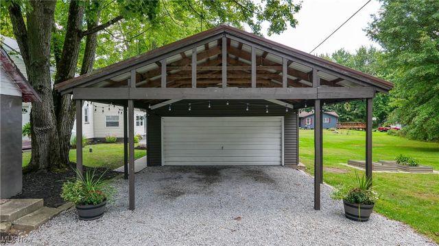 9700 Silica Sand Road, Garrettsville, OH 44231