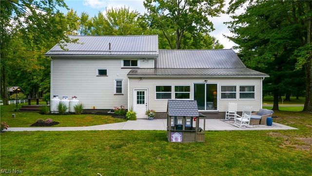 9700 Silica Sand Road, Garrettsville, OH 44231