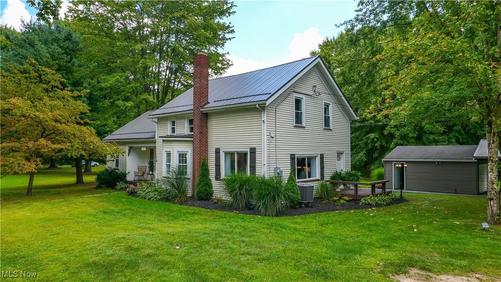 9700 Silica Sand Road, Garrettsville, OH 44231