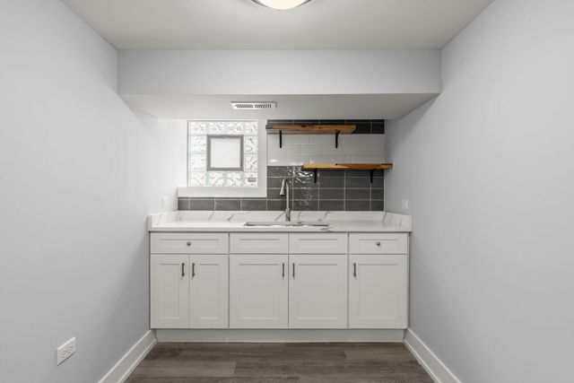 5542 W 64th Street, Chicago, IL 60638