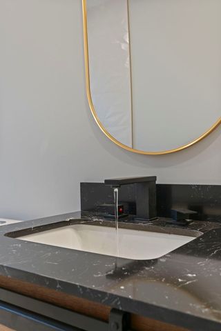 5542 W 64th Street, Chicago, IL 60638