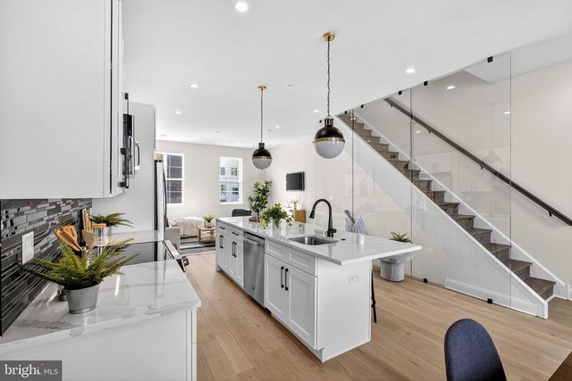 2719 LORRAINE CT, Philadelphia, PA 19131