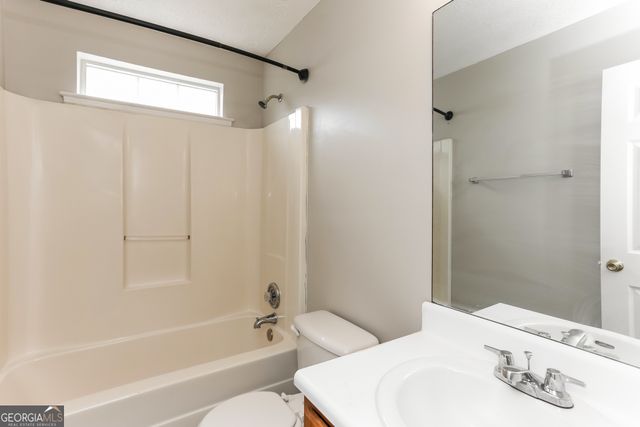 372 Jasmine Drive, Locust Grove, GA 30248