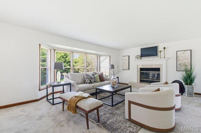 1104 S Charlemagne Drive, Lake St Louis, MO 63367