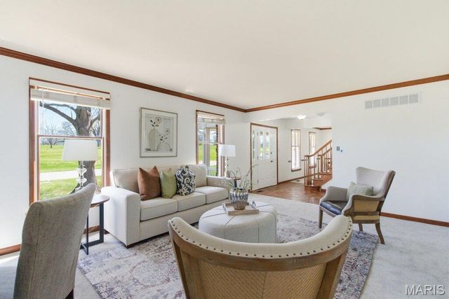 1104 S Charlemagne Drive, Lake St Louis, MO 63367