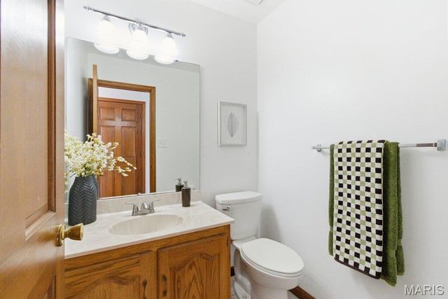 1104 S Charlemagne Drive, Lake St Louis, MO 63367