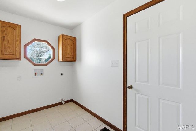 1104 S Charlemagne Drive, Lake St Louis, MO 63367