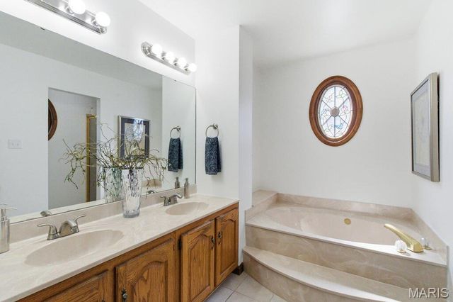 1104 S Charlemagne Drive, Lake St Louis, MO 63367