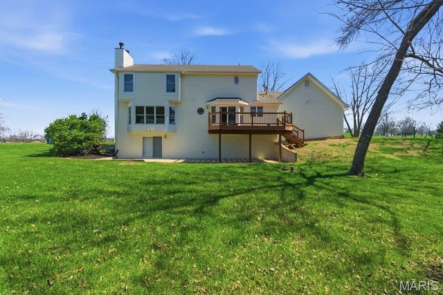 1104 S Charlemagne Drive, Lake St Louis, MO 63367