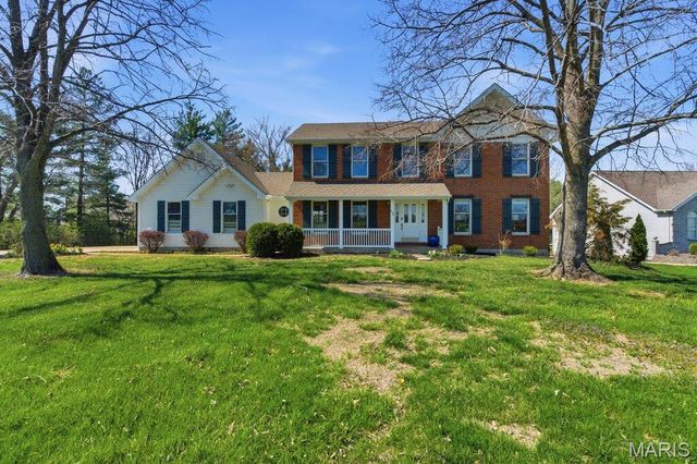 1104 S Charlemagne Drive, Lake St Louis, MO 63367