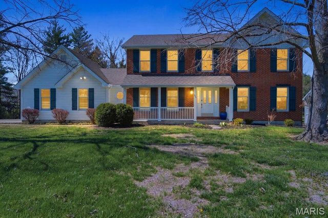 1104 S Charlemagne Drive, Lake St Louis, MO 63367