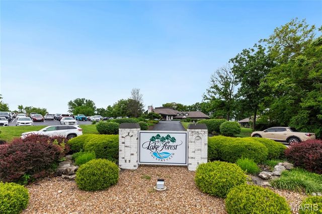 1104 S Charlemagne Drive, Lake St Louis, MO 63367