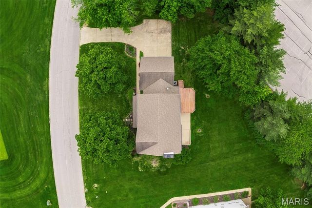 1104 S Charlemagne Drive, Lake St Louis, MO 63367