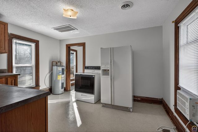 305 Wisconsin AVE, Holton, KS 66436