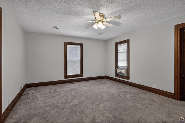 305 Wisconsin AVE, Holton, KS 66436