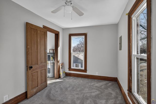 305 Wisconsin AVE, Holton, KS 66436