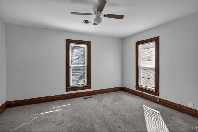 305 Wisconsin AVE, Holton, KS 66436