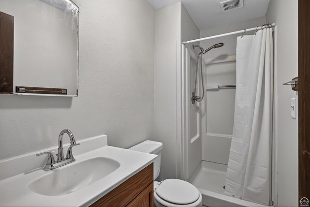 305 Wisconsin AVE, Holton, KS 66436