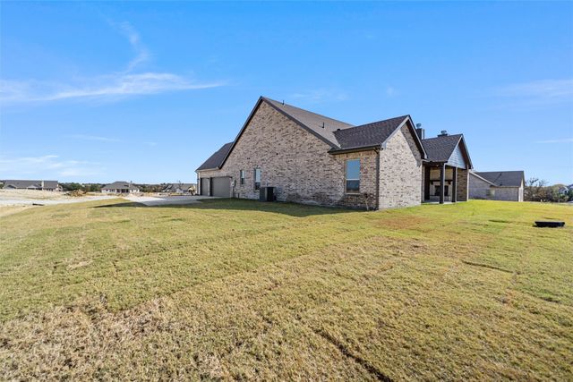 808 Westover Drive, Van Alstyne, TX 75495