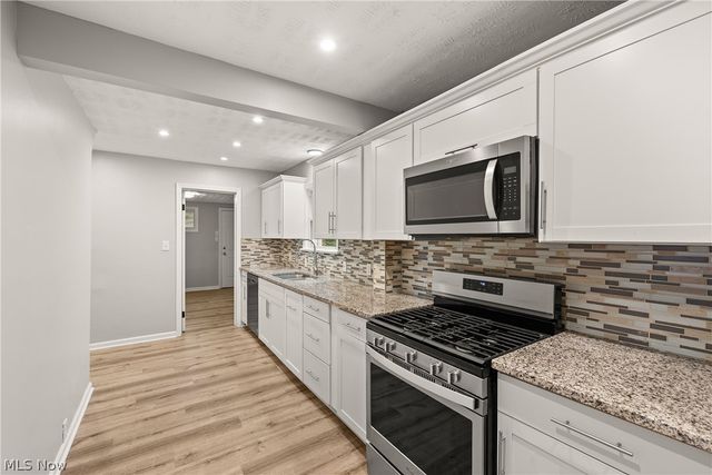 7623 Macedonia Road, Oakwood, OH 44146