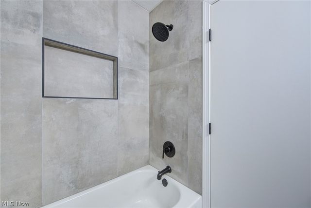 7623 Macedonia Road, Oakwood, OH 44146