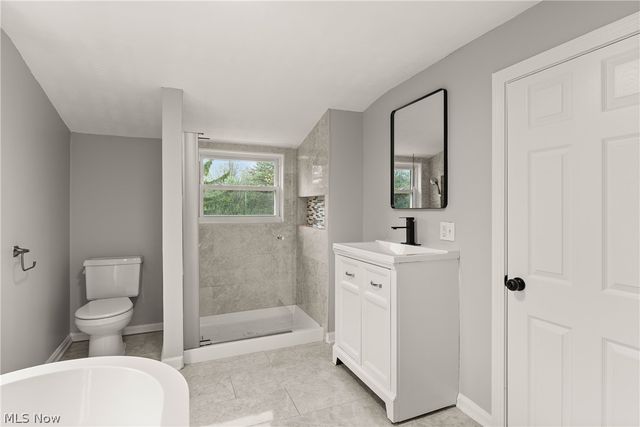 7623 Macedonia Road, Oakwood, OH 44146