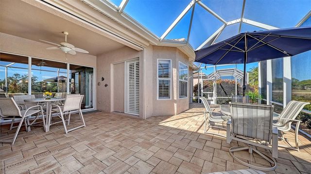9447 FOREST HILLS CIRCLE, Sarasota, FL 34238