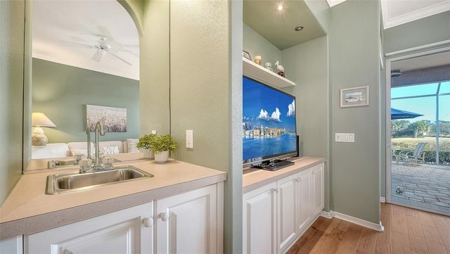 9447 FOREST HILLS CIRCLE, Sarasota, FL 34238