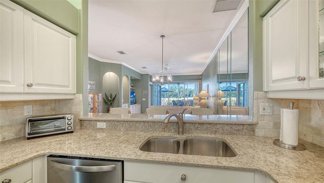 9447 FOREST HILLS CIRCLE, Sarasota, FL 34238