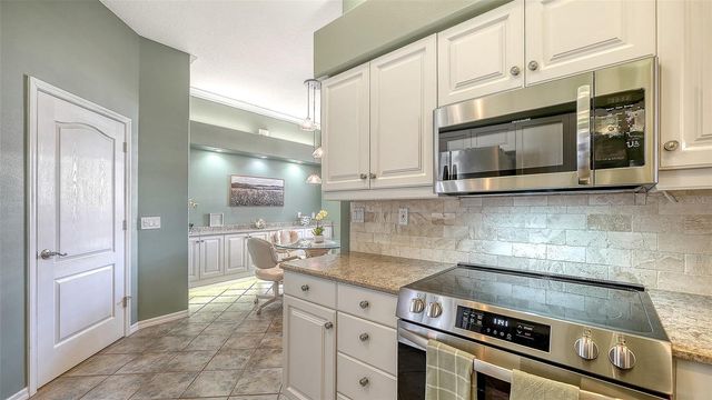 9447 FOREST HILLS CIRCLE, Sarasota, FL 34238