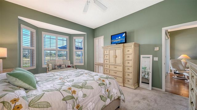 9447 FOREST HILLS CIRCLE, Sarasota, FL 34238