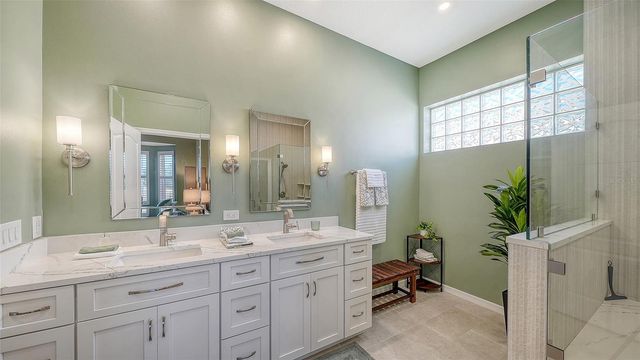 9447 FOREST HILLS CIRCLE, Sarasota, FL 34238