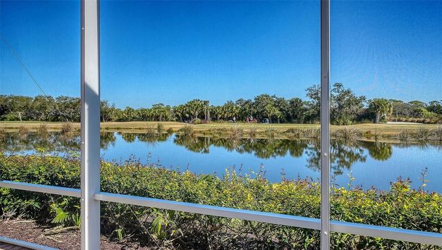 9447 FOREST HILLS CIRCLE, Sarasota, FL 34238