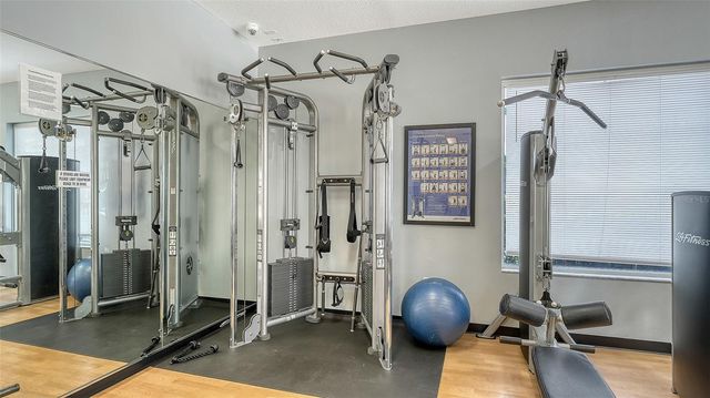 9447 FOREST HILLS CIRCLE, Sarasota, FL 34238