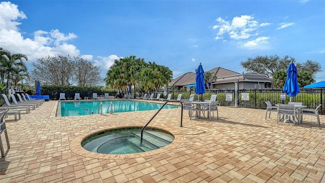 9447 FOREST HILLS CIRCLE, Sarasota, FL 34238