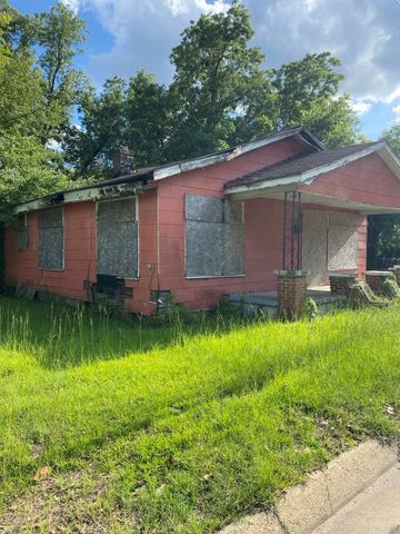 1268 Burdeshaw, Dothan, AL 36303